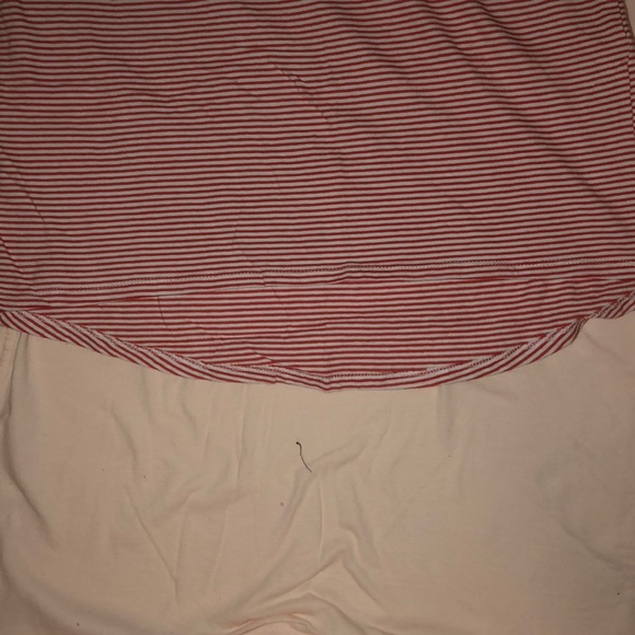 Zara striped t-shirt with a slight tale in back - Picture 5 of 5